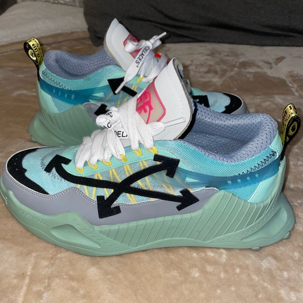 Off-White
Odsy-1000 Arrow-motif sneakers - Picture 3 of 4